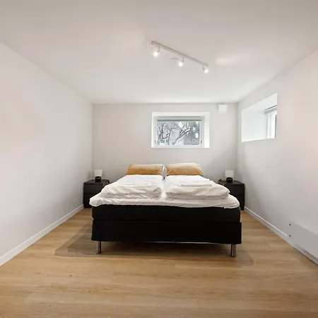 Practical Basement Apt With All Home Comforts Close To City Centre Stavanger Exterior photo