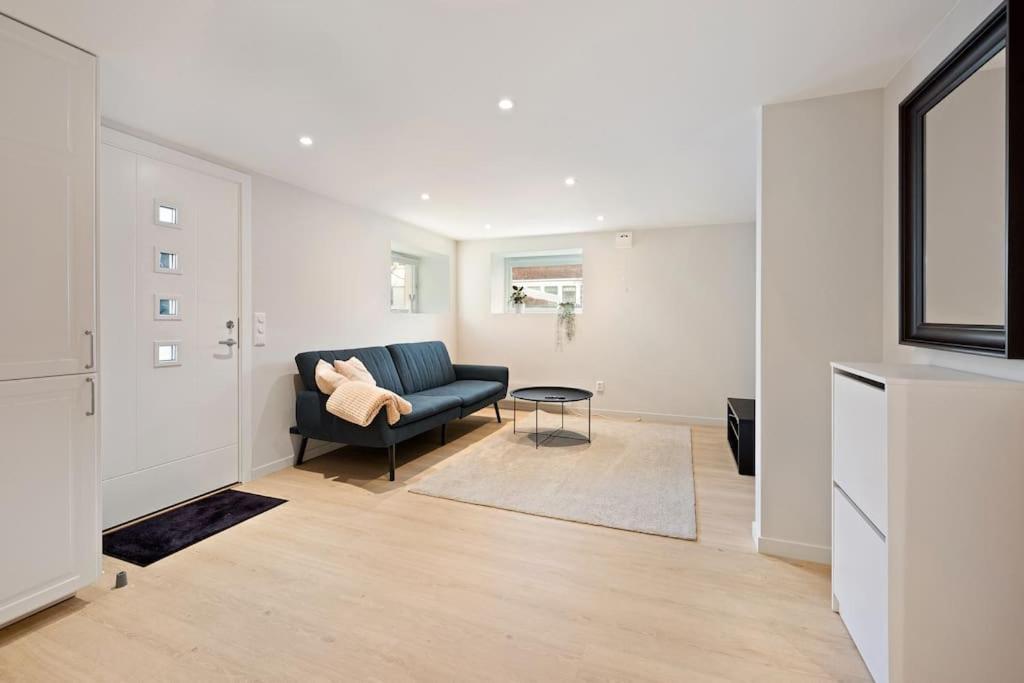 Appartamento Practical Basement With Comforts Close To Centre